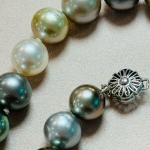 TAHITIAN PEARL NECKLACE! 16” Multi-colored Freshwater pearls. See appraisal.